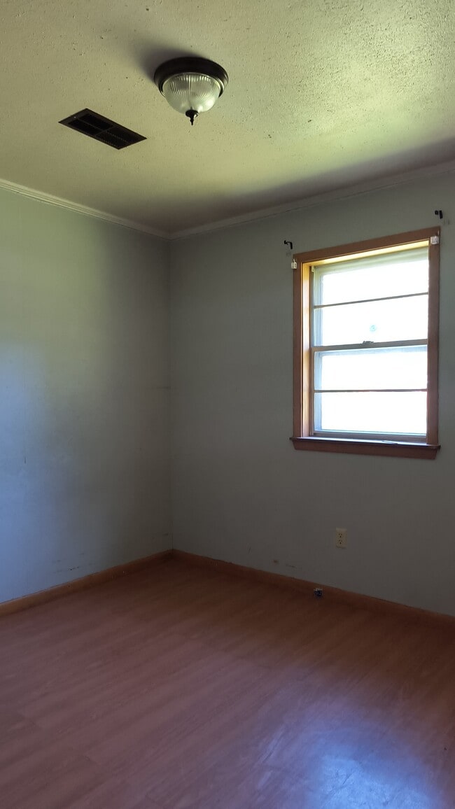 Building Photo - 10 W Millaway Dr