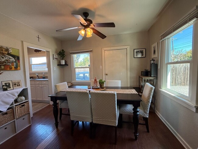 Building Photo - Carlsbad Home across from Holiday Park