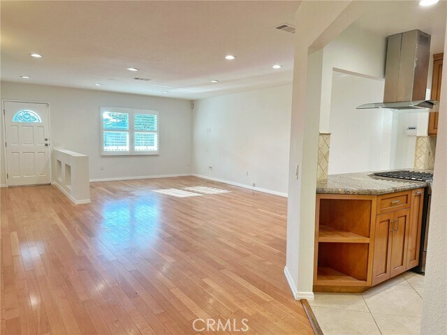 Building Photo - 5857 Balcom Ave