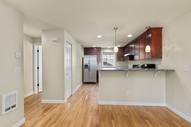 Building Photo - 3bd/2.25ba Seattle Townhouse