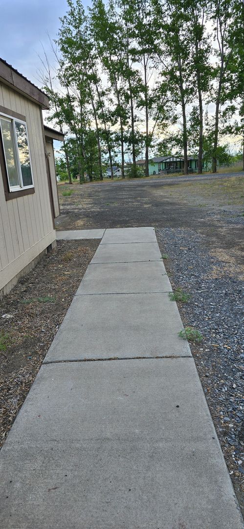 Building Photo - Irrigon Home ready to rent!!