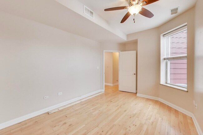 Building Photo - 1406 N Washtenaw Ave