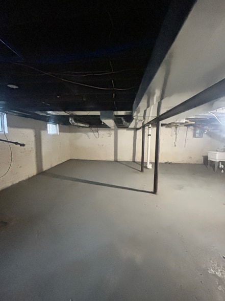 Building Photo - 2454 Virginia Park St