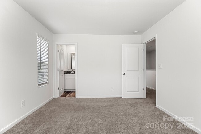 Building Photo - 110 Blakeslee Ct
