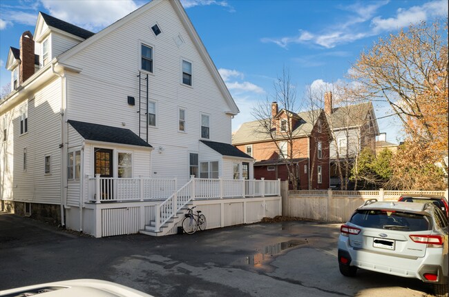 Building Photo - 105-107 Richards