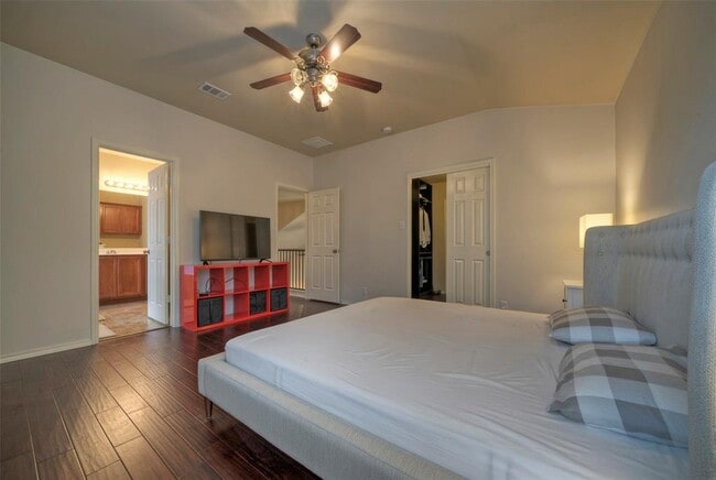 Building Photo - 8809 White Ibis Dr