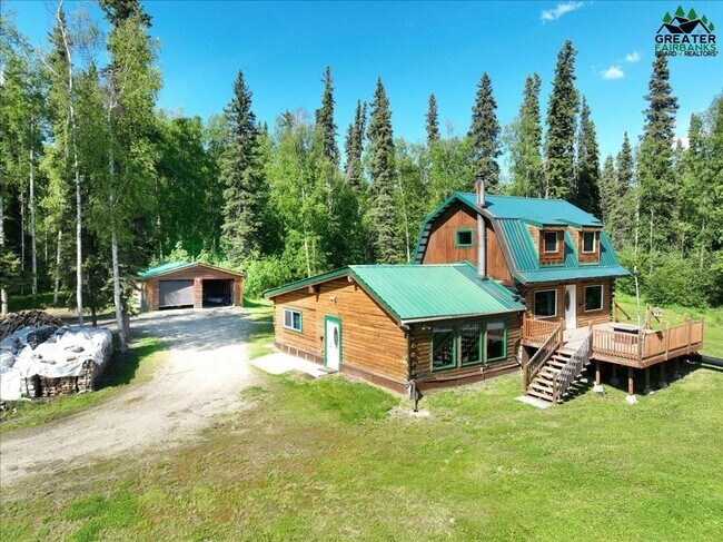 Building Photo - Century 21 Gold Rush - 2 bed, 1 bath (Fair...