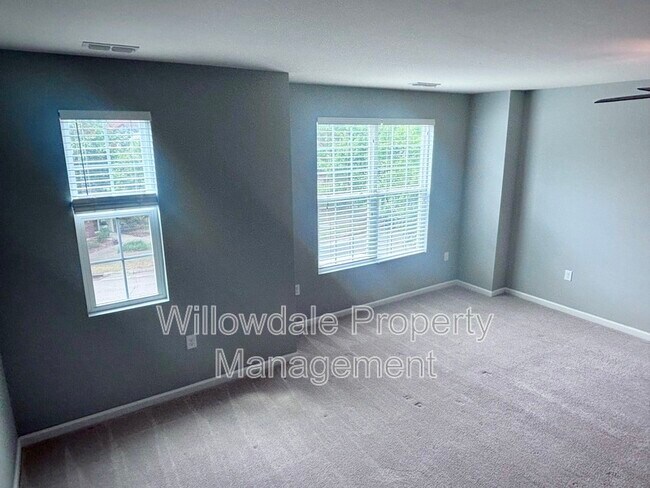 Building Photo - 6002 Kentworth Dr
