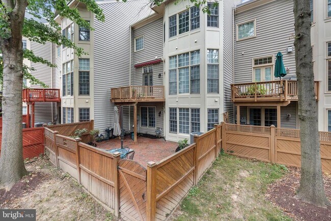 Building Photo - 4914 John Ticer Dr