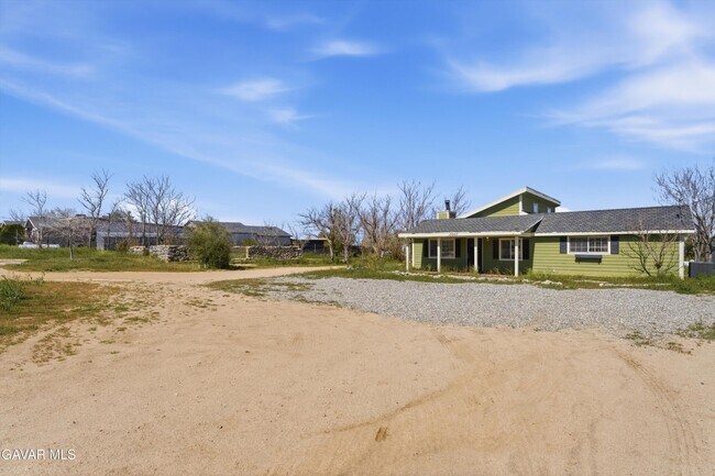 Building Photo - 13237 E Ave W 8