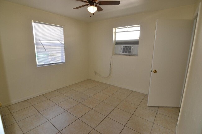 Building Photo - 1497 W 31st St