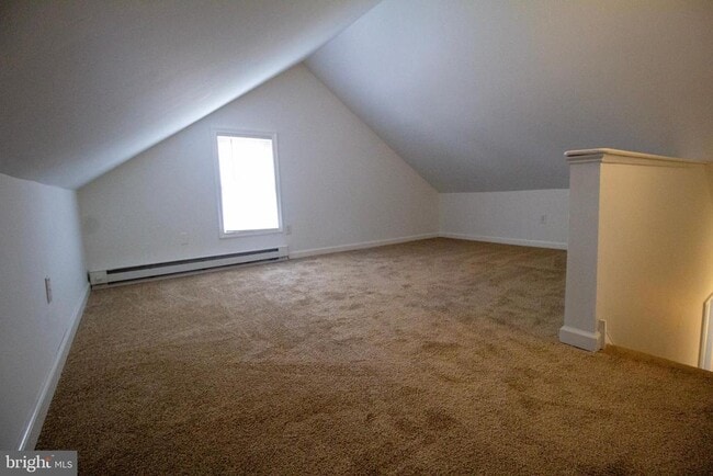 Building Photo - 234 E Linden St