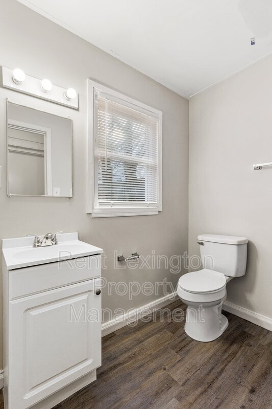 Building Photo - 3633 King Arthur Dr