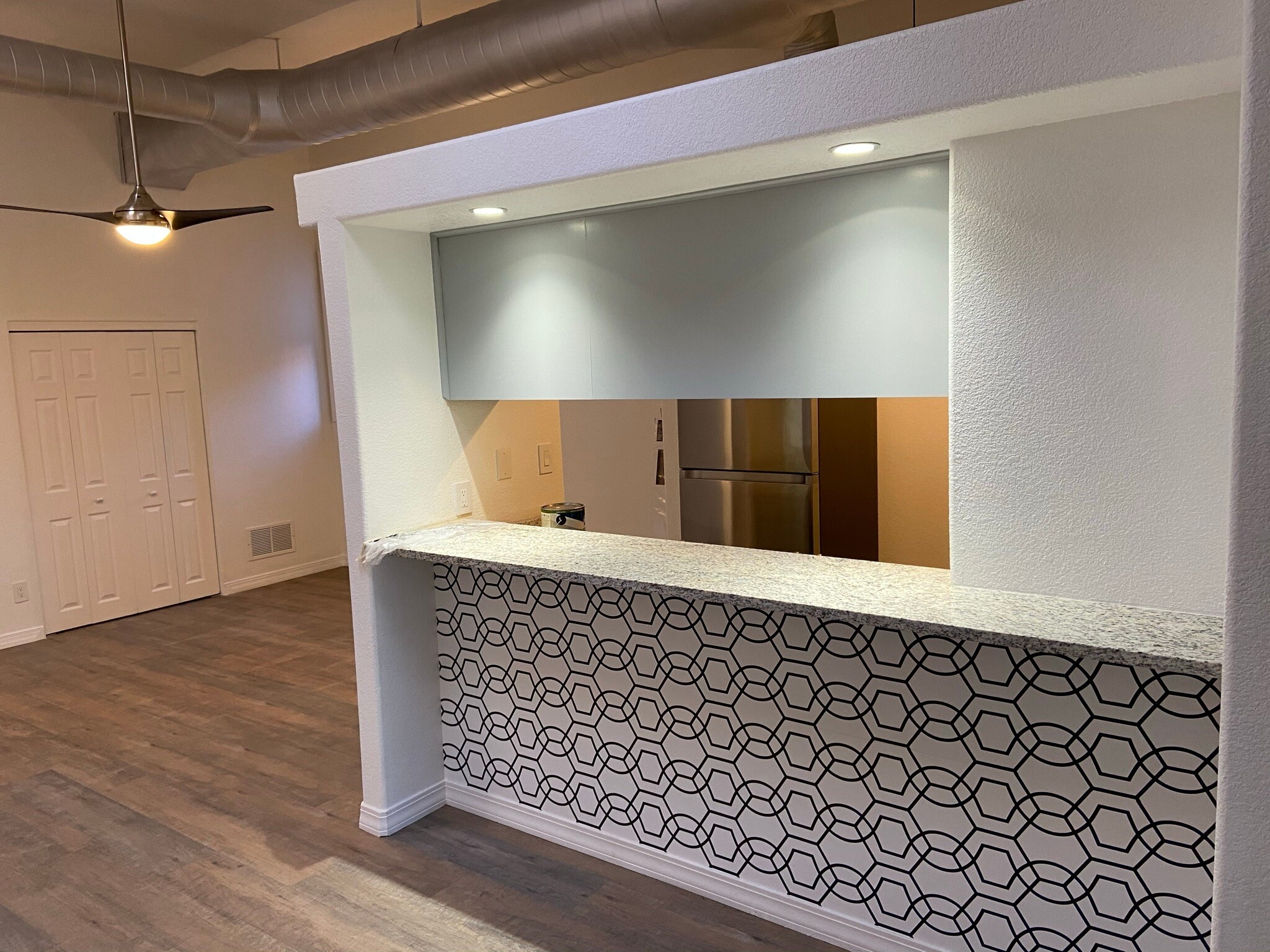 Building Photo - 325 S Union Ave