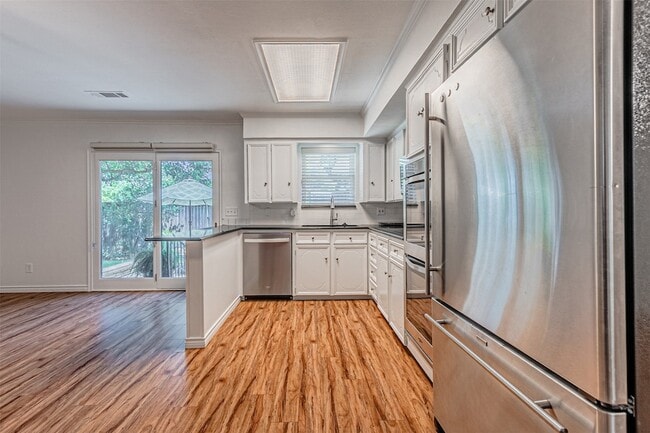 Building Photo - 9133 Villa Park Cir