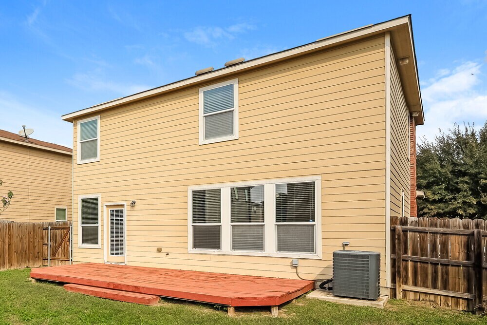 Building Photo - 4530 Wrangler Run