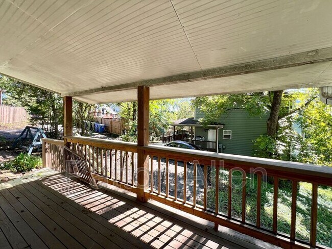 Building Photo - 5 Shady Cv Ln