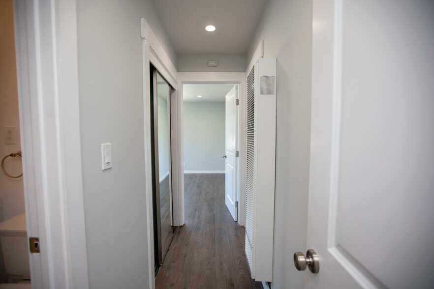 Building Photo - 2103 S Delaware St