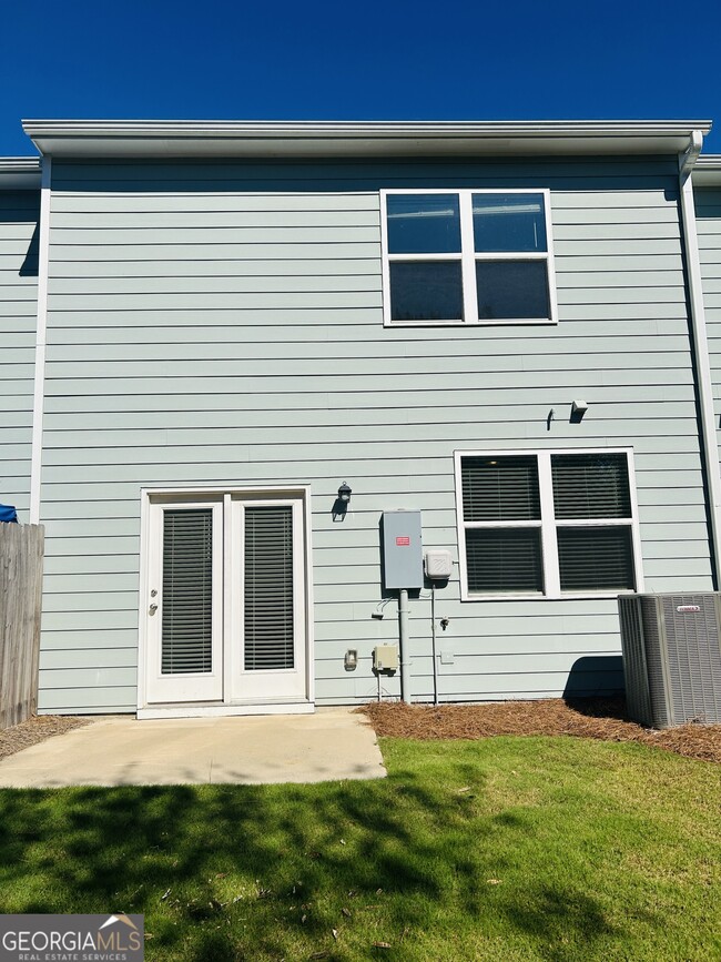 Building Photo - 405 Kings Cross Wy