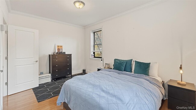 Building Photo - 4489 Broadway