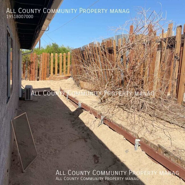 Building Photo - 73856 Sunnyvale Dr
