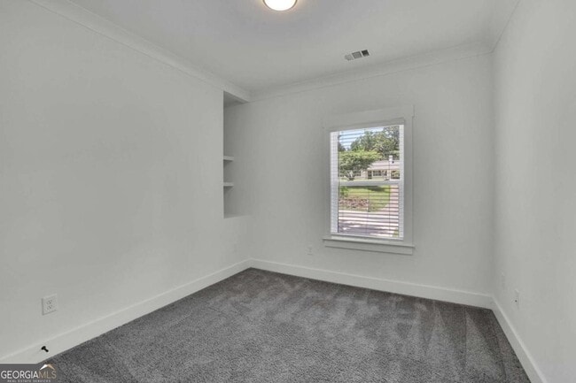 Building Photo - 6181 Shoreland Cir
