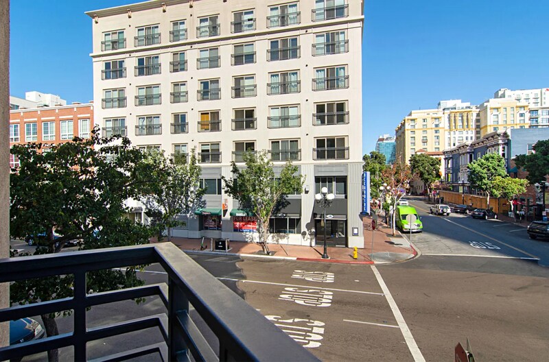 Building Photo - 330 J St