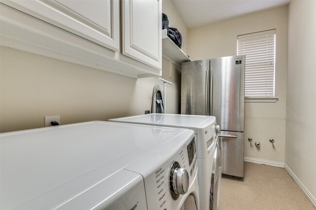 Building Photo - 928 Hidden Hollow Ct