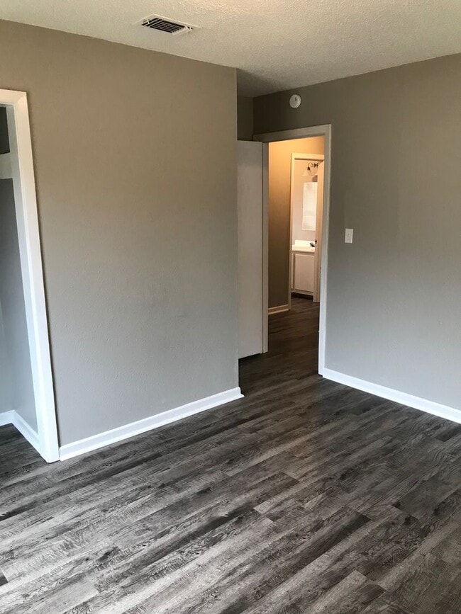 Building Photo - Available Now For Rent