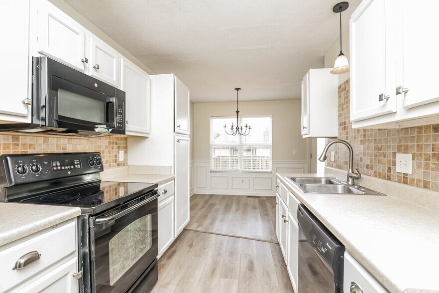 Building Photo - 1621 Antebellum Dr