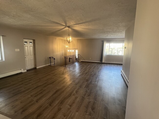 Building Photo - 236 Palfrey St