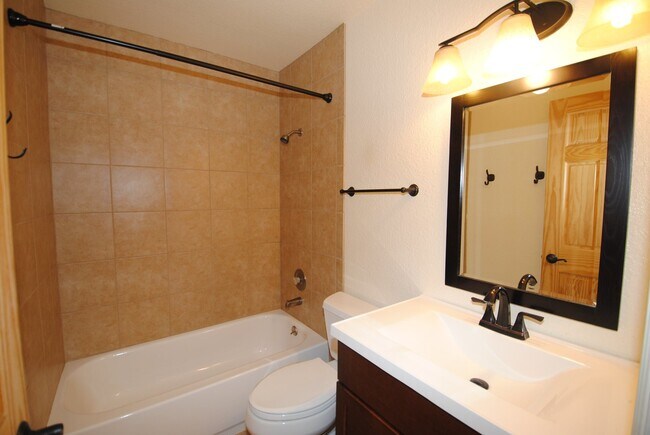 Building Photo - 4922/4924 Princeton Drive