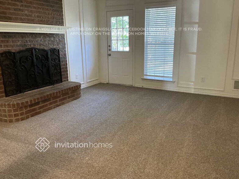 Building Photo - 804 E Aimee St