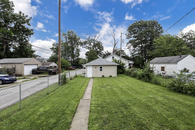 Building Photo - 418 Townsend Ave
