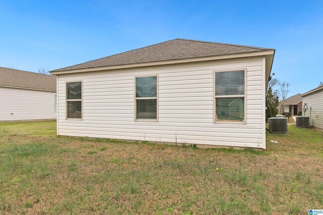 Building Photo - 16411 Waterbury Ln