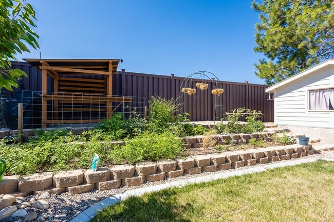 Building Photo - Central Single Family Home