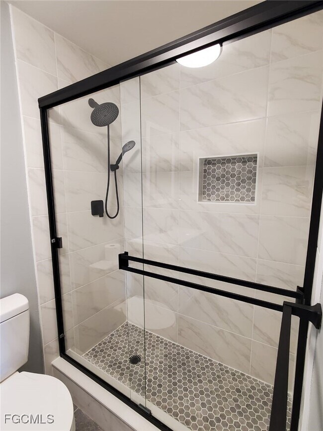 Building Photo - 5713 Foxlake Dr