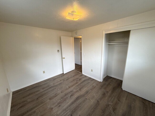 Building Photo - 1594 Tripp St SE