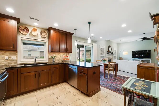 Building Photo - 1808 Trellis Ln