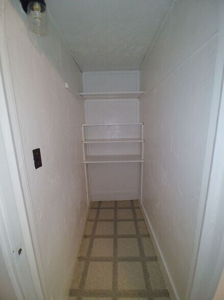 Building Photo - 308 N 11th St