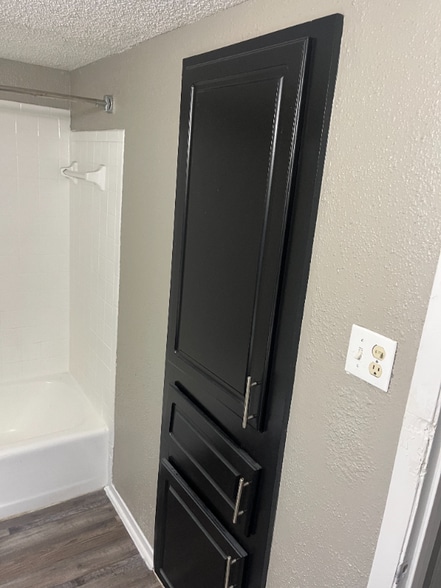 Building Photo - 531 Bedford Rd