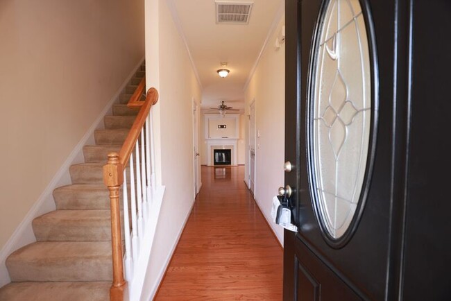 Building Photo - 10360 Caracara Dr