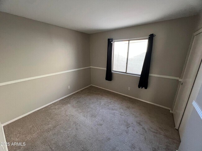 Building Photo - 13709 W Cottonwood St
