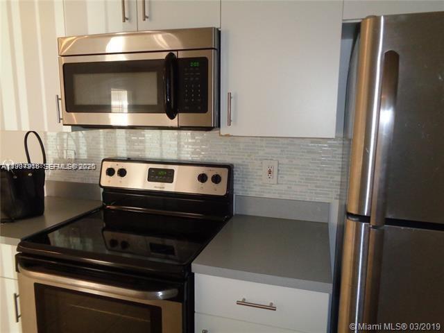 Building Photo - 3271 Sabal Palm Manor