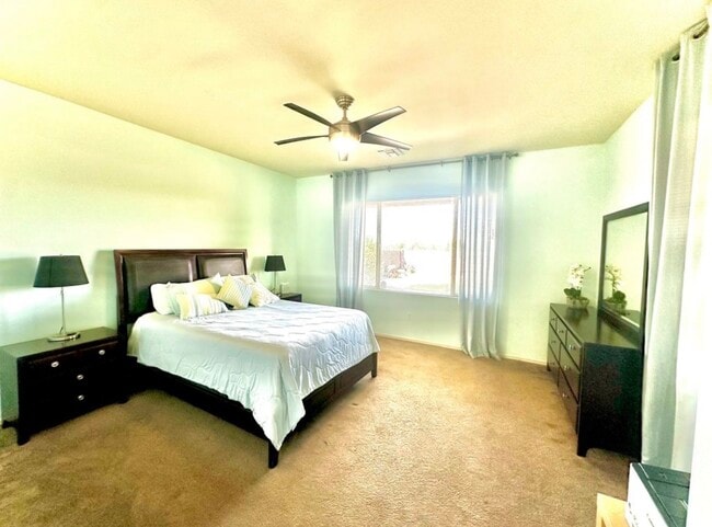 Building Photo - 1145 E Madera Grove Ln