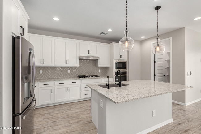Building Photo - 34924 N Hawley Dr