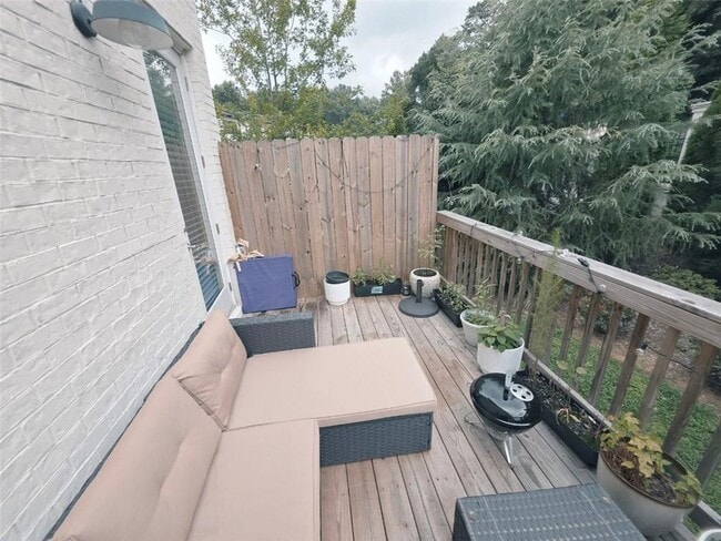 Building Photo - 8020 Linfield Way