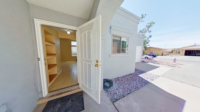 Building Photo - 1337 Lil Ave NE