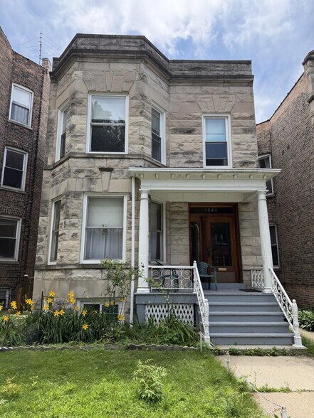 Building Photo - 1249 W Newport Ave