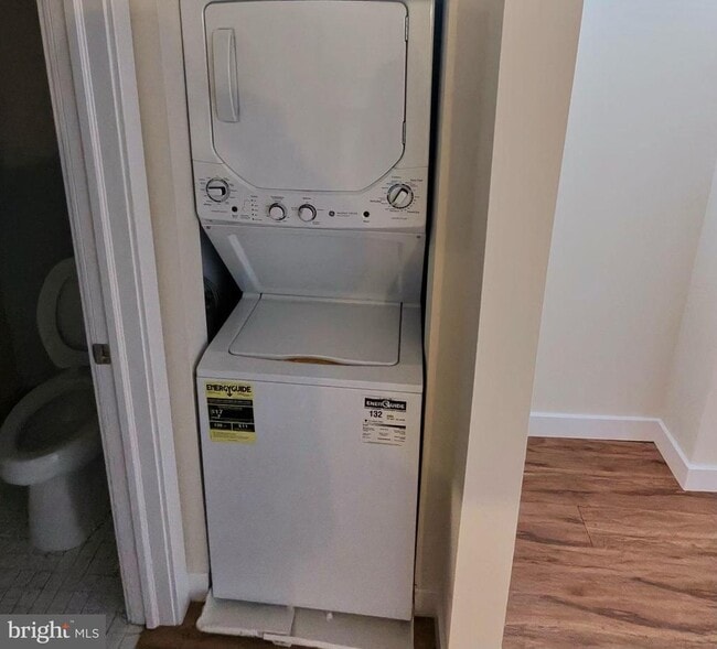 Building Photo - 550 N 52nd St